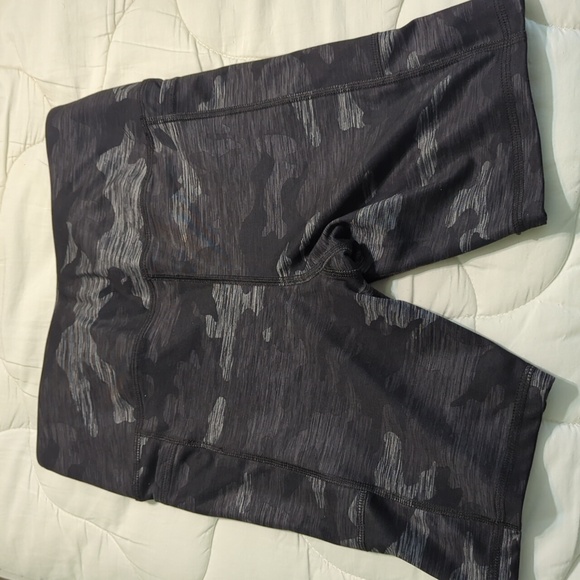 Camo Biker Shorts - Picture 4 of 6
